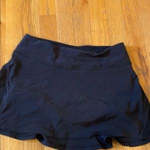 Lululemon play off the pleats skirt